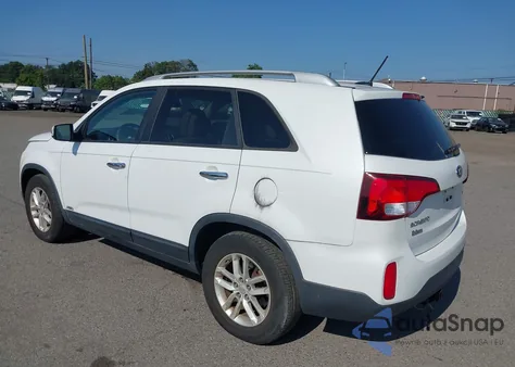 2015 Kia Sorento Lx V6 z USA, uszkodzony, nr VIN 5XYKTDA75FG659696